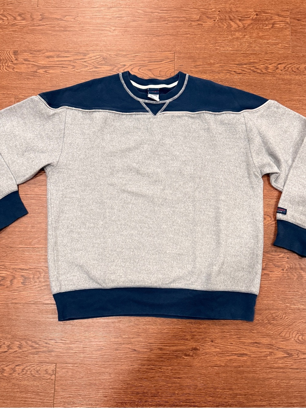 Vintage Tommy Hilfiger sweatshirt